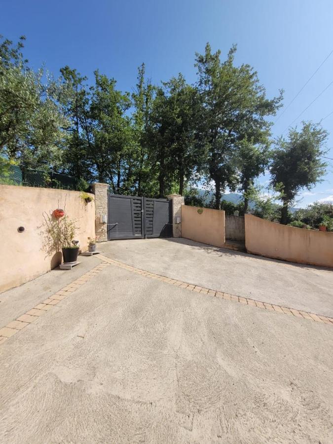 Studio Calme Et Agreable Avec Acces Jardin Partage Le Bar-sur-Loup Exteriör bild