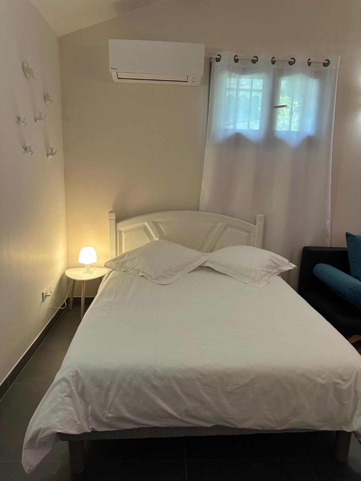Studio Calme Et Agreable Avec Acces Jardin Partage Le Bar-sur-Loup Exteriör bild