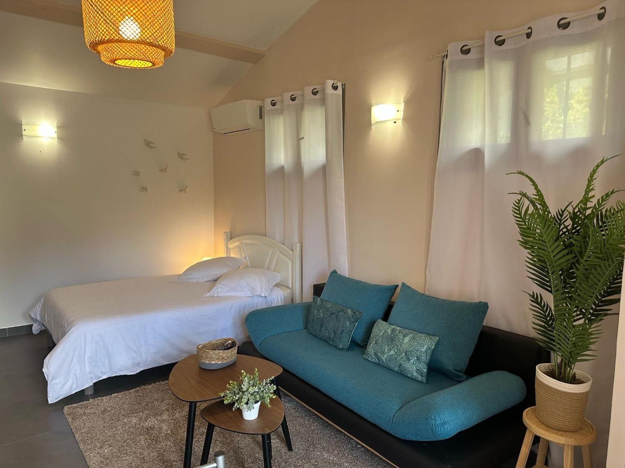 Studio Calme Et Agreable Avec Acces Jardin Partage Le Bar-sur-Loup Exteriör bild